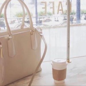 Danger Dover Signature Tote (linen) in size Midi